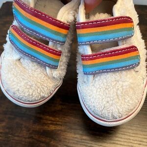 VANS Off The Wall Girls White Sherpa Rainbow Sneakers Fairycore Size 4.5 Toddler